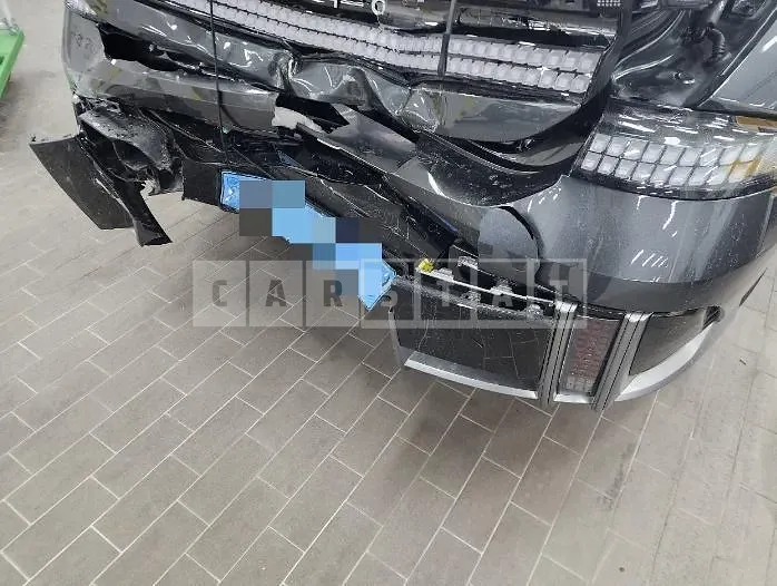 Photo 2 of 19: 2022 Hyundai IONIQ 6, VIN KMHM541CPPA006665 — Korean insurance auction