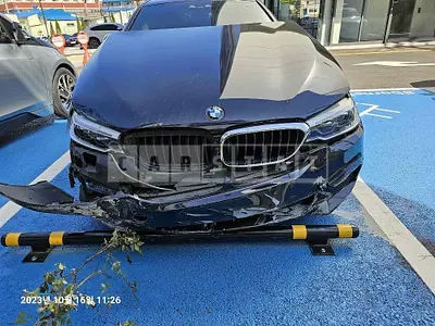 Photo 1 of 24: 2019 BMW 530i, VIN WBAJR5103LCD27582 — Korean insurance auction