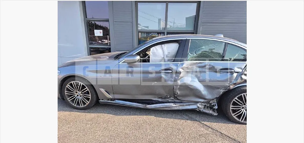 Photo 2 of 21: 2020 BMW 530i xDrive M Sport — Korean insurance auction