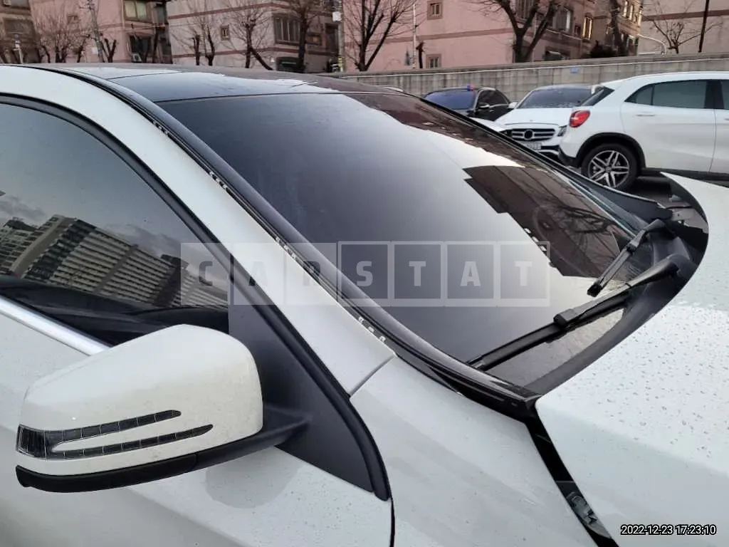 Photo 2 of 18: 2018 Mercedes-Benz A200, VIN WDDBF4DB9JJ664552 — Korean insurance auction