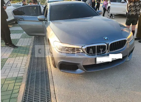 Photo 2 of 37: 2019 BMW 520d, VIN WBAJF3104KBS70808 — Korean insurance auction