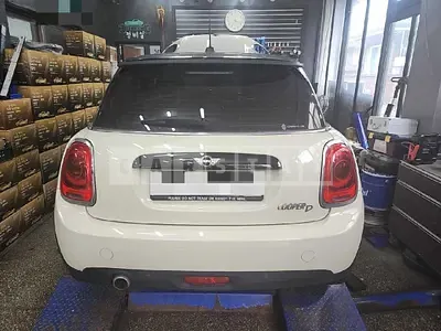 Photo 1 of 11: 2017 MINI New Cooper D (3DOOR), VIN WMWXN3100J2E01358 — Korean insurance auction