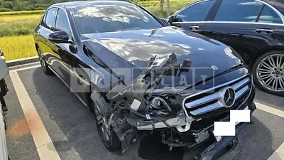 Photo 1 of 9: 2017 Mercedes-Benz E300 — Korean insurance auction