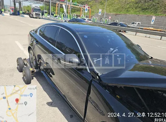 Photo 2 of 10: 2016 Jaguar XE 2.0d — Korean insurance auction
