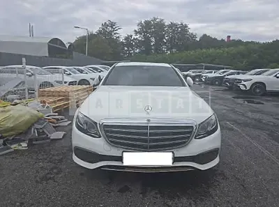 Photo 1 of 28: 2018 Mercedes-Benz E300 — Korean insurance auction