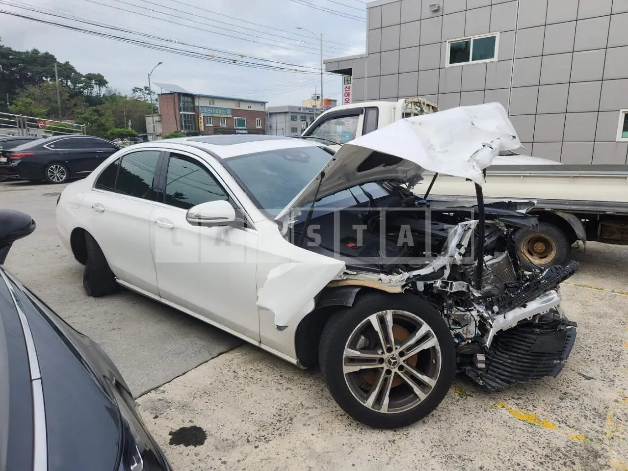 Photo 2 of 11: 2023 Mercedes-Benz E250, VIN W1KZF4FB1PB178607 — Korean insurance auction