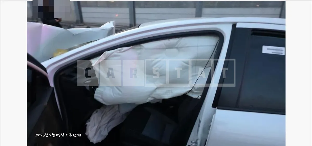 Photo 2 of 21: 2018 Toyota Prius Hybrid — Korean insurance auction
