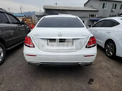 Photo 1 of 5: 2017 Mercedes-Benz E220 d 4Matic — Korean insurance auction