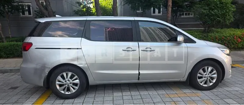 Photo 2 of 3: 2015 Kia Carnival 2.2, VIN KNHMF37ABGS092809 — Korean insurance auction