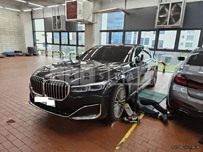 Photo 1 of 38: 2022 BMW 740i — Korean insurance auction