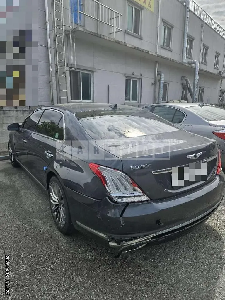 Photo 2 of 12: 2018 Genesis EQ900 — Korean insurance auction