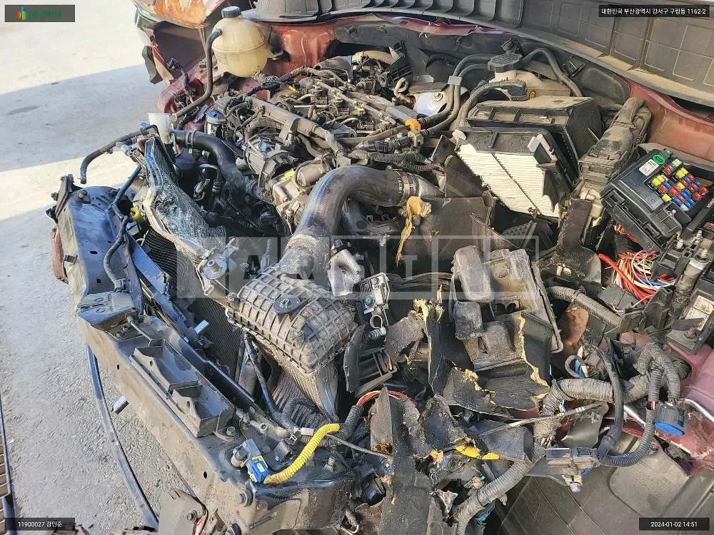 Photo 2 of 7: 2015 Hyundai Tucson, VIN KMHJ581ABGU015832 — Korean insurance auction