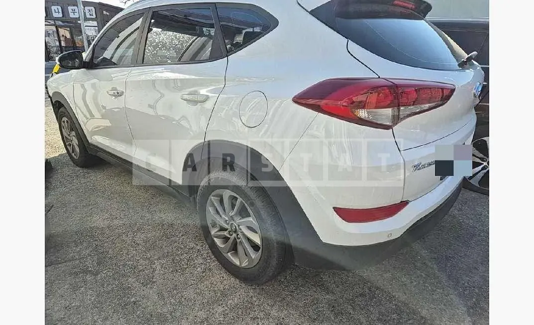 Photo 2 of 10: 2015 Hyundai Tucson TL — Korean insurance auction