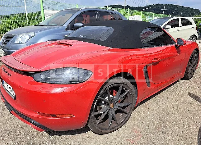 Photo 2 of 15: 2019 Porsche 718 Cayman GTS, VIN WP0CB2981KS228270 — Korean insurance auction