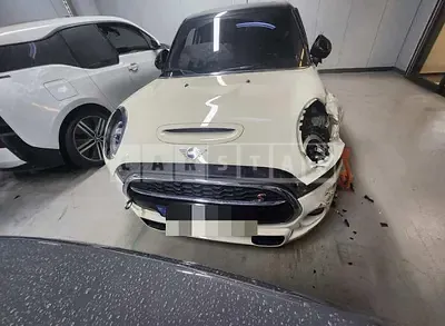 Photo 1 of 15: 2021 MINI Cooper S Five-Door, VIN WMWXV9105M2N94014 — Korean insurance auction