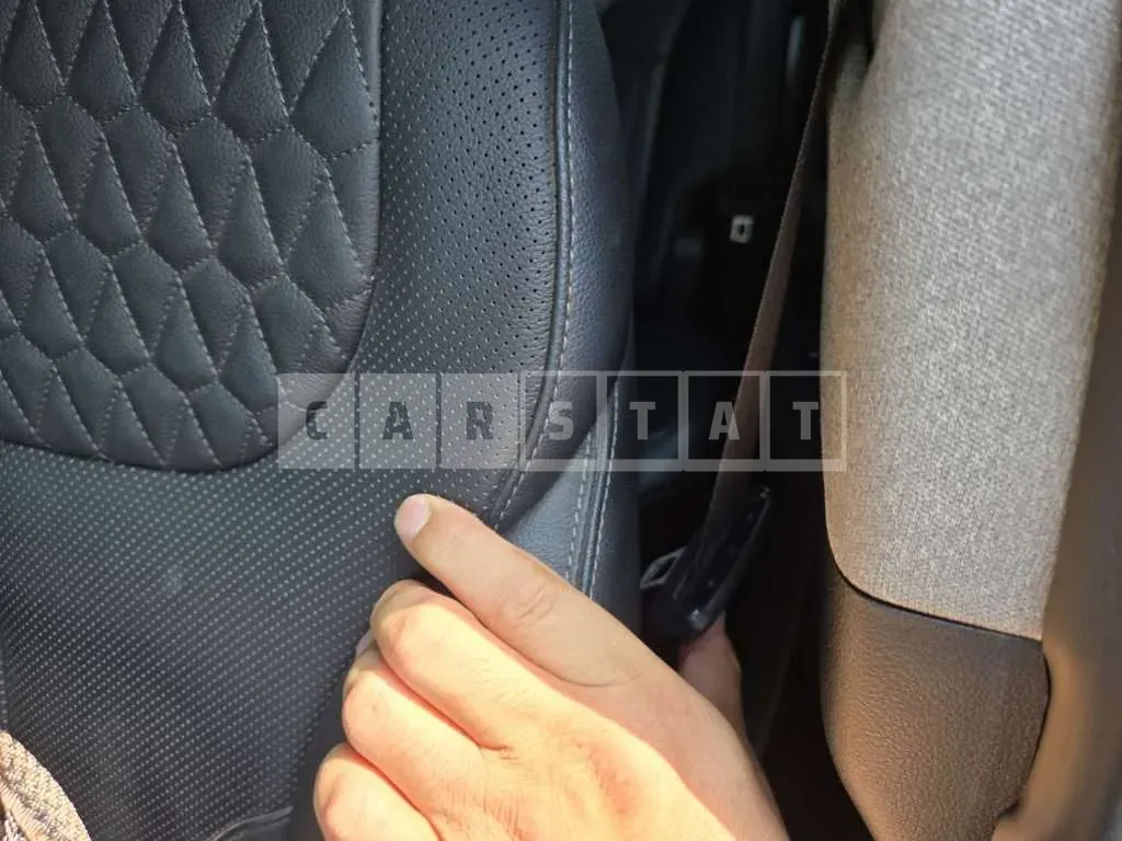 Photo 2 of 20: 2020 Hyundai Santa Fe, VIN KMHS381BBLU299718 — Korean insurance auction
