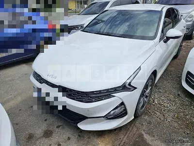 Photo 1 of 8: 2022 Kia K5 — Korean insurance auction