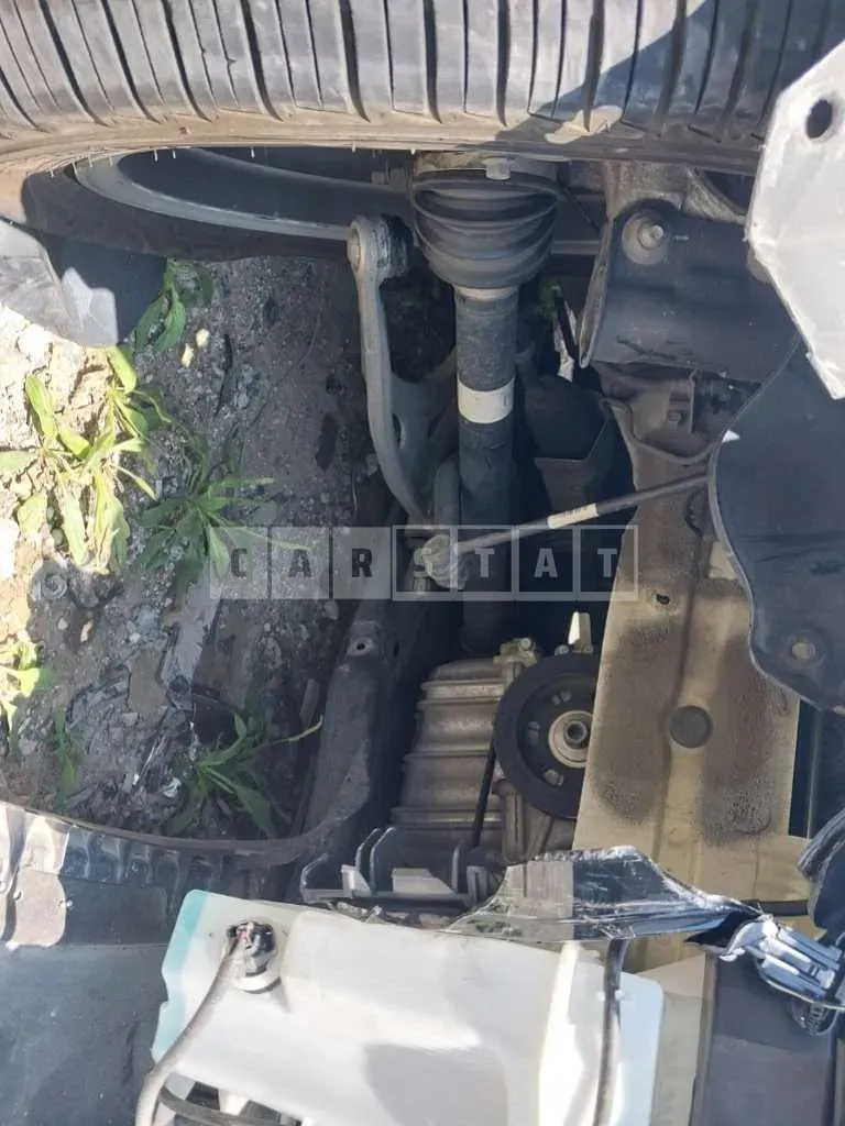 Photo 2 of 33: 2020 Kia K5 — Korean insurance auction