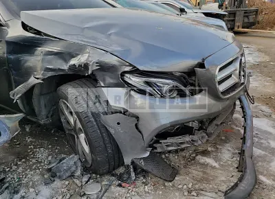 Photo 1 of 9: 2017 Mercedes-Benz E220 d 4Matic, VIN WDDZF0FB8HA272774 — Korean insurance auction
