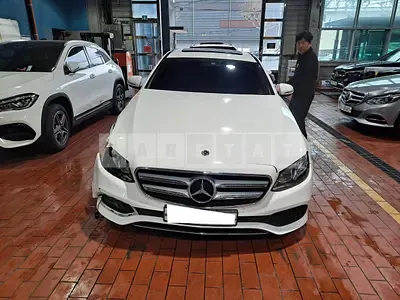 Photo 1 of 31: 2019 Mercedes-Benz E220 d, VIN WDDZF0EB8KA646440 — Korean insurance auction