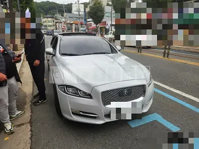 Photo 1 of 29: 2016 Jaguar XJ 3.0d — Korean insurance auction
