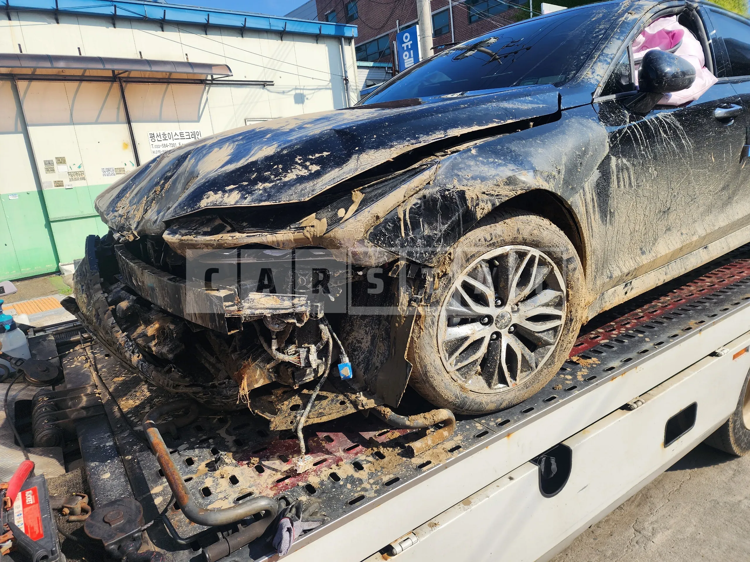 Photo 2 of 8: 2023 Kia K5 — Korean insurance auction