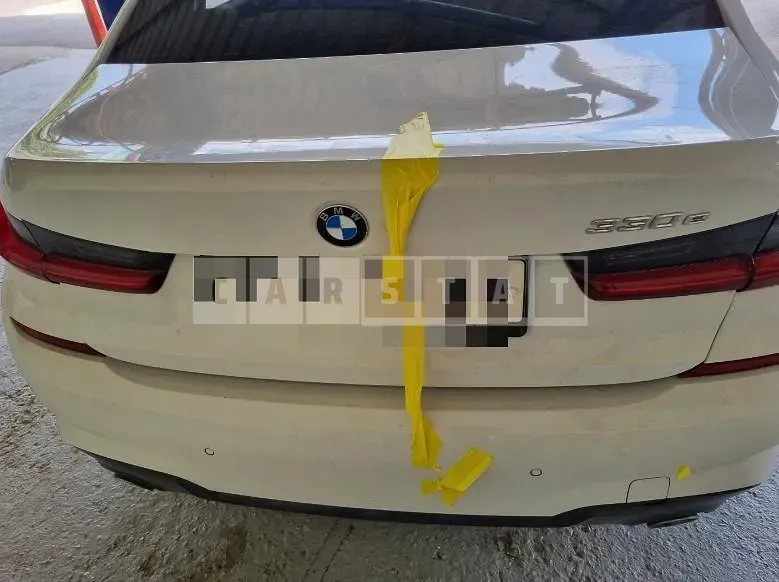 Photo 2 of 15: 2020 BMW 330e — Korean insurance auction