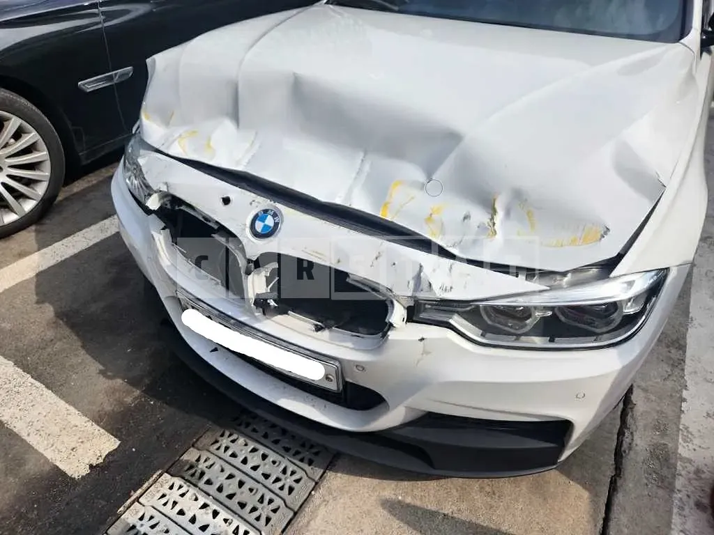 Photo 2 of 16: 2016 BMW 328i, VIN WBA8E910XGK437409 — Korean insurance auction