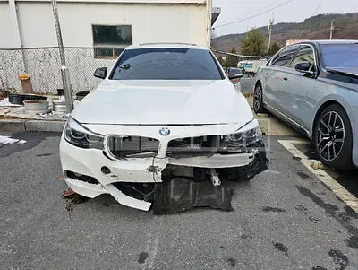 Photo 1 of 19: 2021 BMW 320d — Korean insurance auction