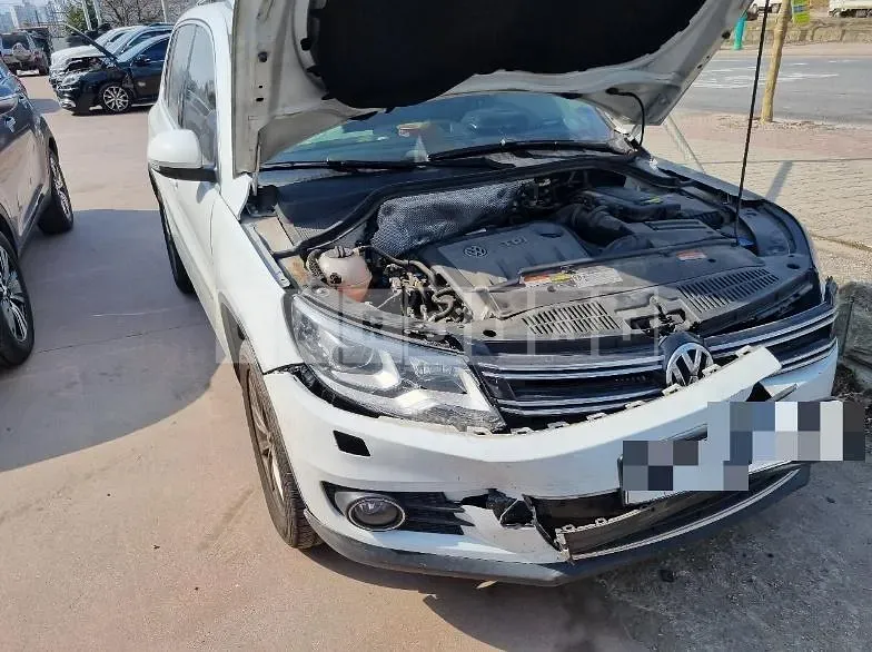 Photo 2 of 12: 2015 Volkswagen Tiguan 2.0 TDI Blue Motion, VIN WVGZZZ5NZFW560449 — Korean insurance auction