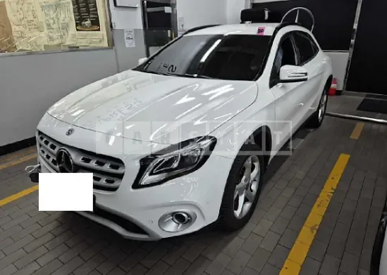 Photo 2 of 12: 2019 Mercedes-Benz GLA220 — Korean insurance auction