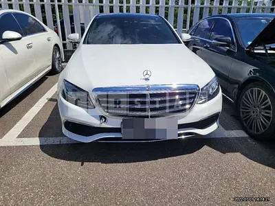 Photo 1 of 18: 2018 Mercedes-Benz Subsequent E220 d, VIN WDDZF0EB3JA437976 — Korean insurance auction