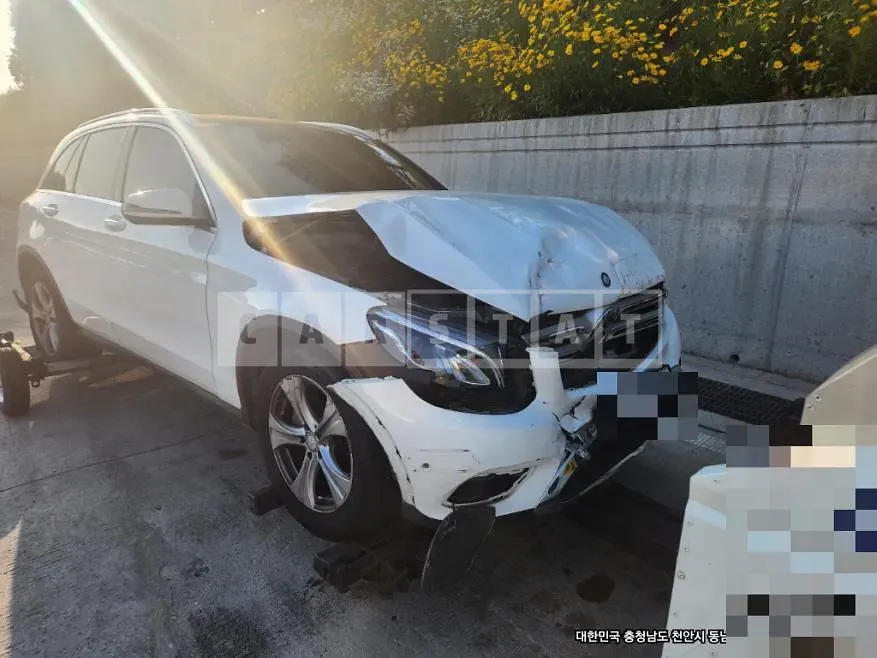 Photo 2 of 11: 2016 Mercedes-Benz GLC220 d 4Matic — Korean insurance auction