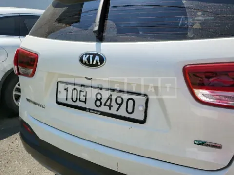 Photo 2 of 13: 2017 Kia Sorento, VIN KNAPS81ABHA273043 — Korean insurance auction