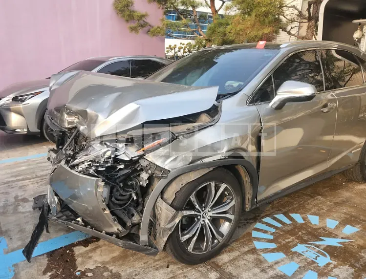 Photo 2 of 6: 2018 Lexus RX450h, VIN JTJBGMCA7J2035685 — Korean insurance auction