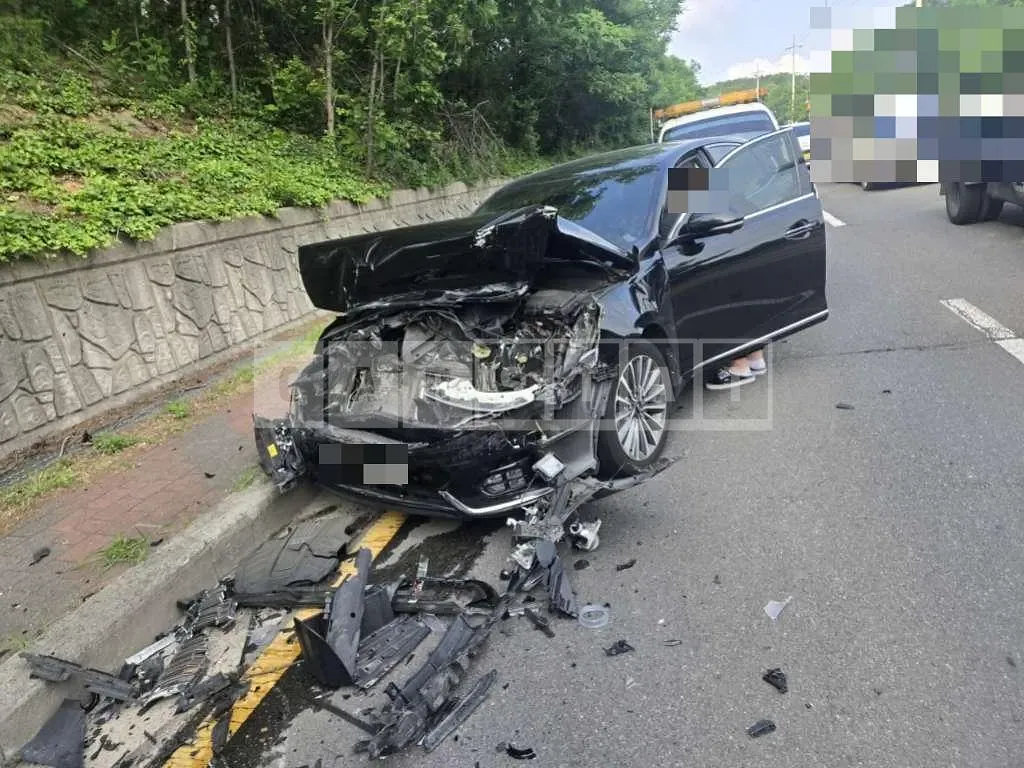Photo 2 of 8: 2016 Kia K7 2.2 — Korean insurance auction