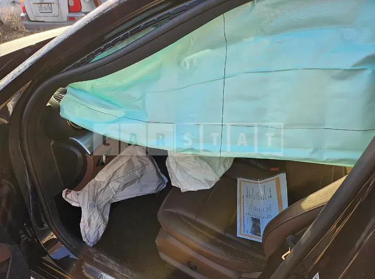 Photo 2 of 13: 2020 Mercedes-Benz E250, VIN WDDZF4FBXLA717550 — Korean insurance auction