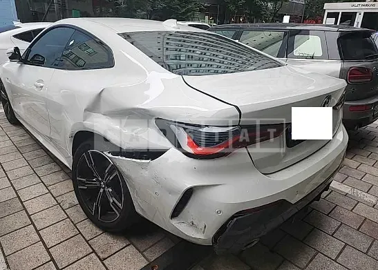 Photo 2 of 8: 2023 BMW 420i Coupe, VIN WBA21AP06PCL61207 — Korean insurance auction