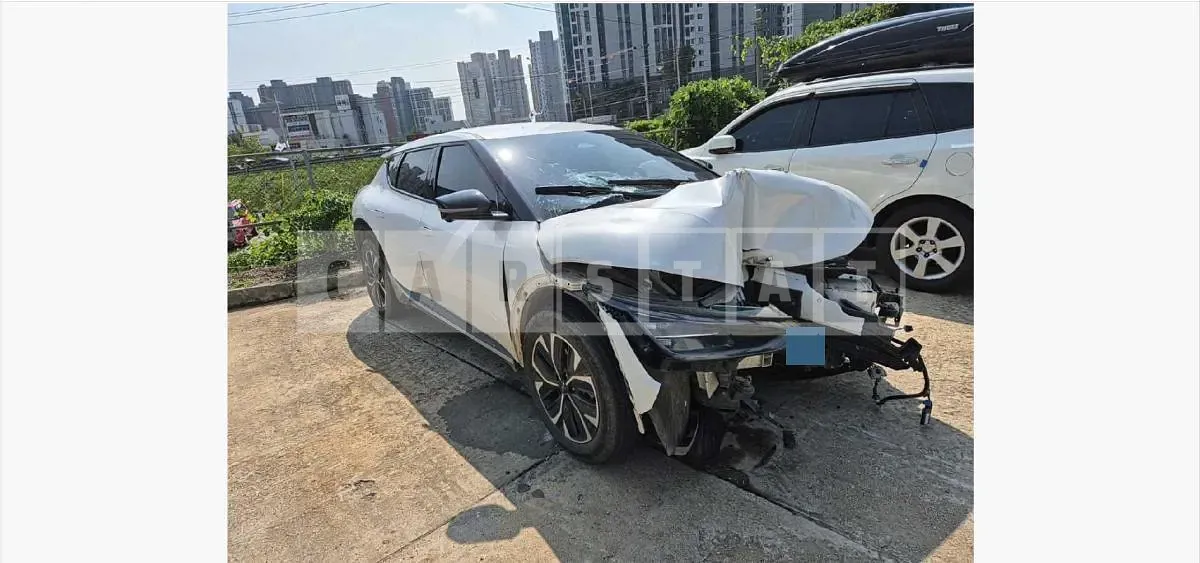 Photo 2 of 10: 2023 Kia EV6 Long Range Electric Car — Korean insurance auction