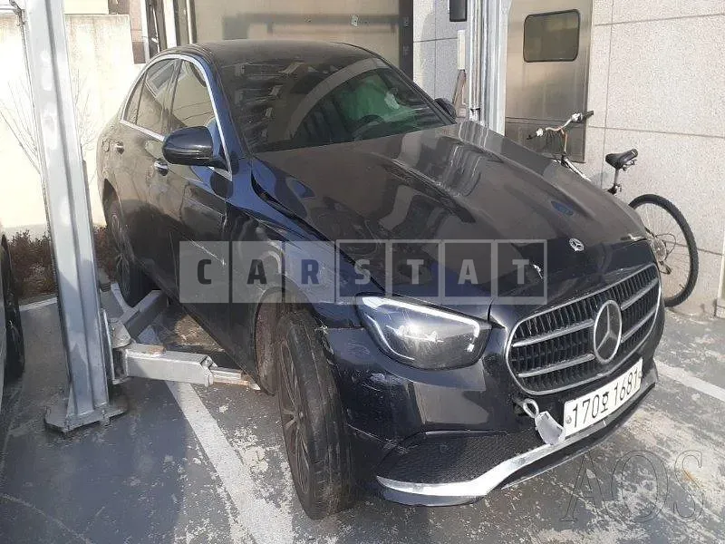 Photo 2 of 14: 2021 Mercedes-Benz E250, VIN W1KZF4FB6MA979342 — Korean insurance auction