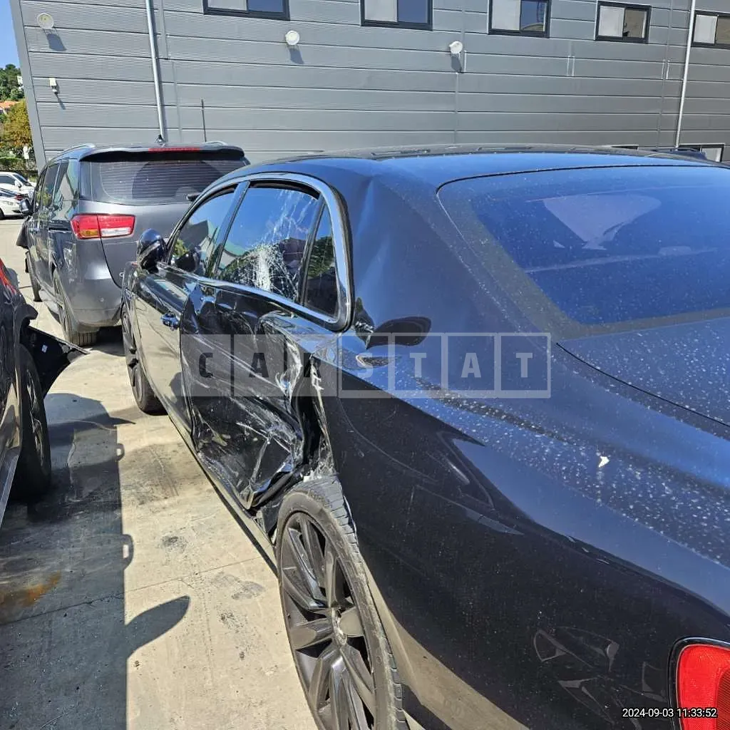 Photo 2 of 12: 2015 Bentley Flyingspur W12 — Korean insurance auction