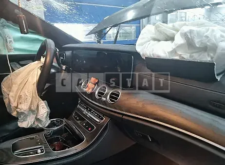 Photo 2 of 17: 2021 Mercedes-Benz E220 d 4Matic, VIN W1KZF0FB5MA984475 — Korean insurance auction