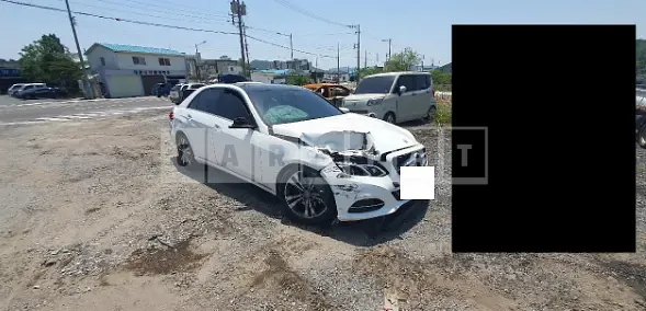 Photo 2 of 5: 2016 Mercedes-Benz E 300 4Matic, VIN WDDHF8BB8GB295223 — Korean insurance auction