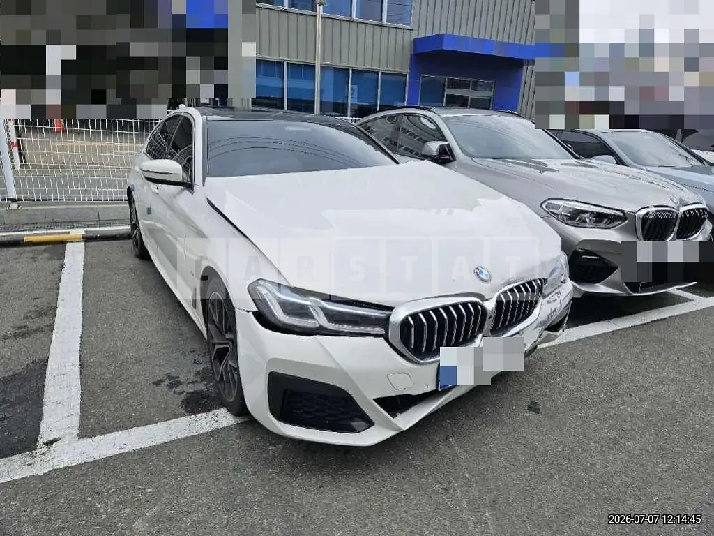 Photo 2 of 13: 2023 BMW 530i — Korean insurance auction