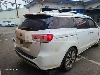 Photo 1 of 7: 2016 Kia Carnivals — Korean insurance auction