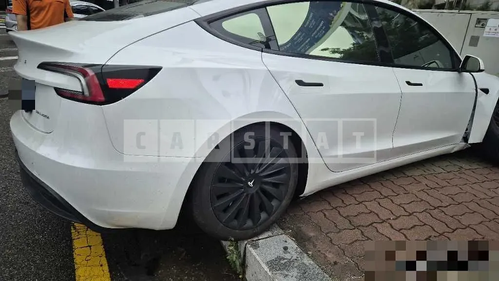 Photo 2 of 39: 2024 Tesla Model 3 Long Range — Korean insurance auction