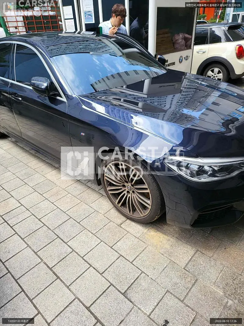 Photo 2 of 13: 2019 BMW 530i M Sport, VIN WBAJD3101KWW43267 — Korean insurance auction