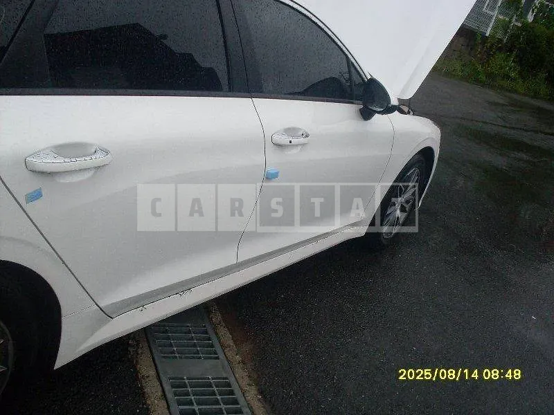 Photo 2 of 22: 2021 Kia K5 — Korean insurance auction