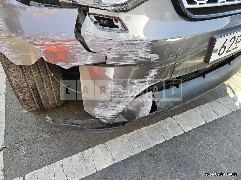 Photo 2 of 25: 2018 Land Rover Discovery TD6, VIN SALRA2BK7JA048582 — Korean insurance auction