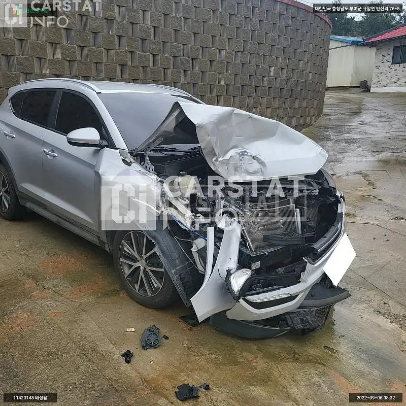 Photo 2 of 12: 2016 Hyundai Tucson, VIN KMHJ381ADHU354457 — Korean insurance auction